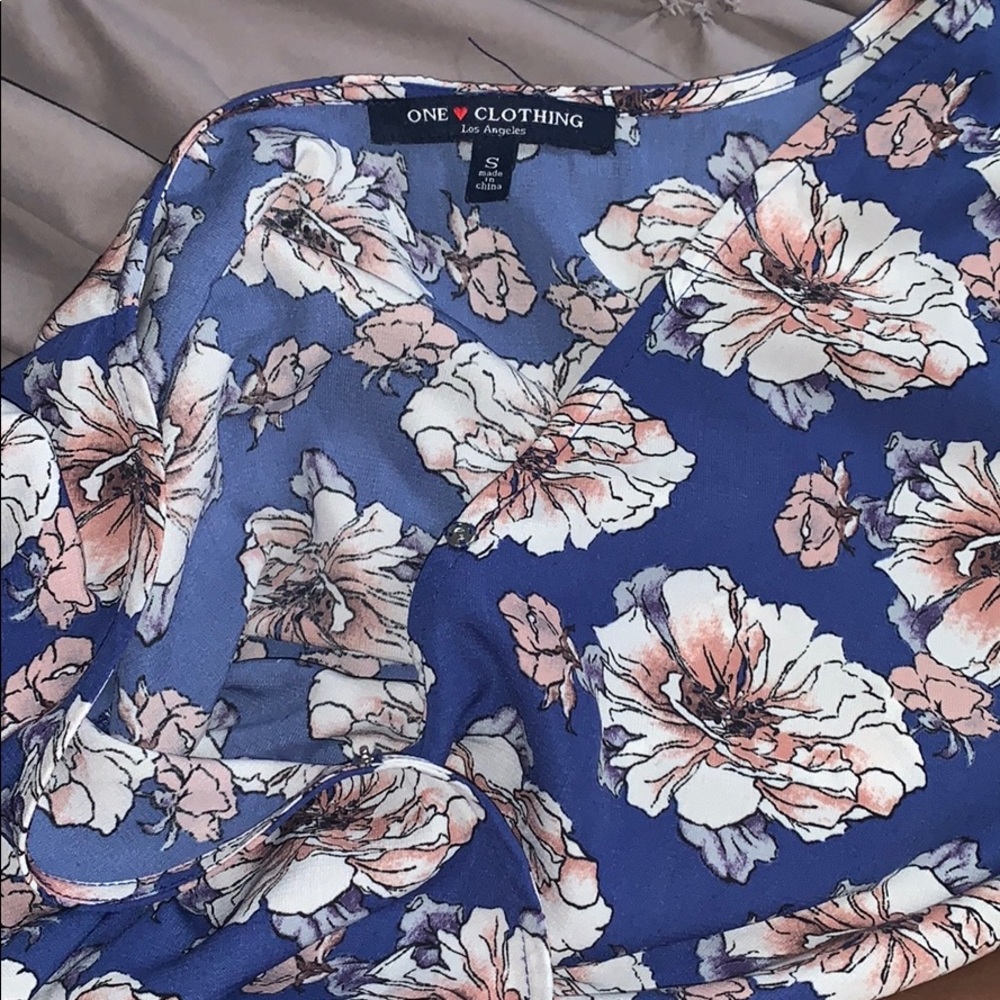 🚫sold🚫One clothing wrap blouse - Picture 5 of 5